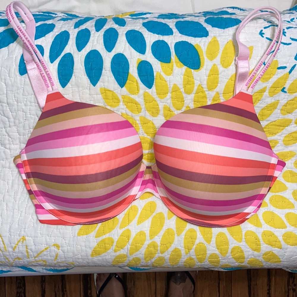 VICTORIA’S SECRET BRA